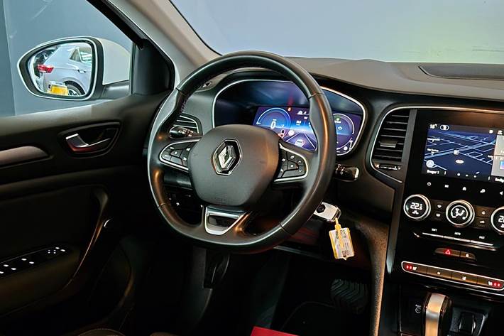 Hvid Renault Megane IV fra 2021