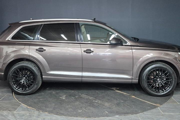 undefined Audi Q7 fra 2016