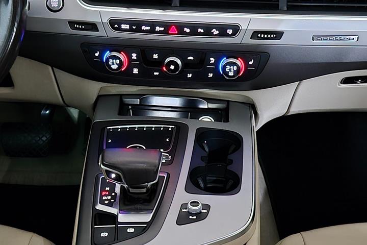 undefined Audi Q7 fra 2016