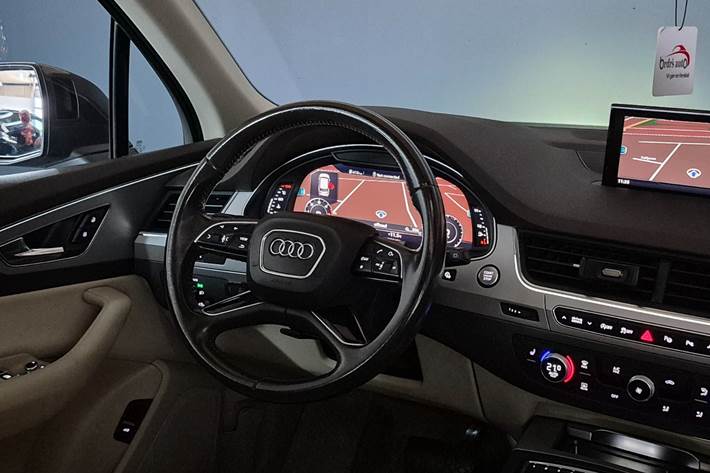 undefined Audi Q7 fra 2016
