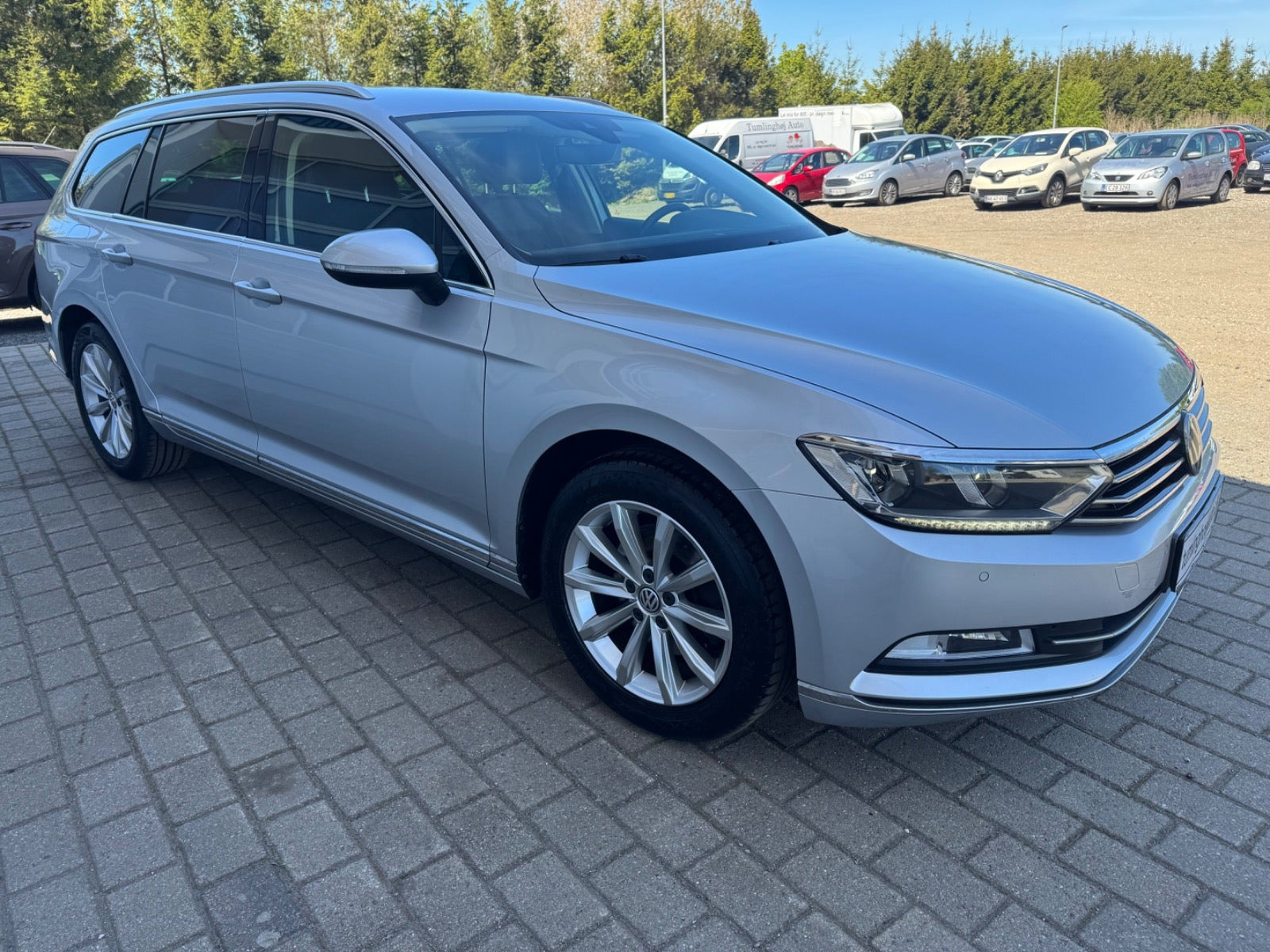 Sølv VW Passat fra 2018