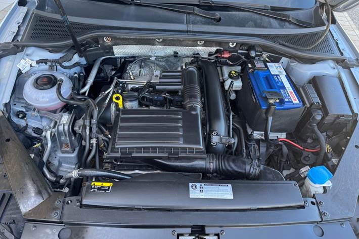 Sølv VW Passat fra 2018