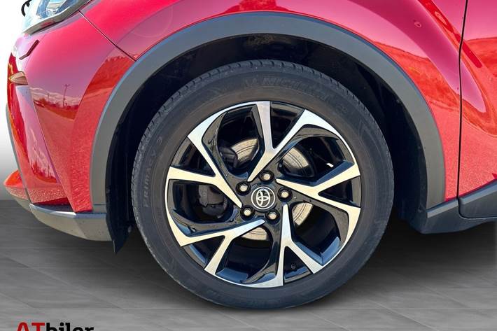 Rød Toyota C-HR fra 2020