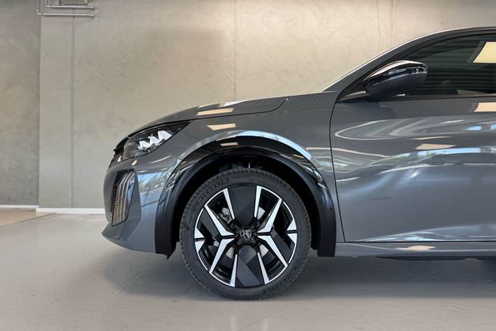 Grå Peugeot e-208 fra 2026