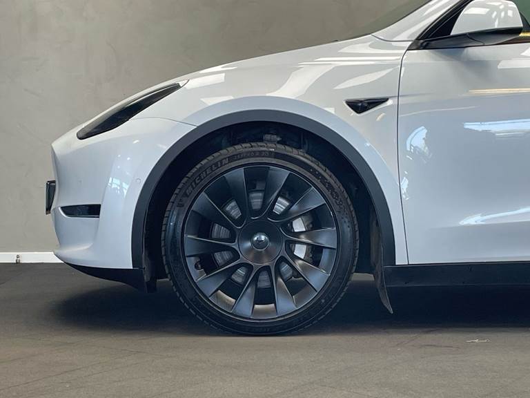 Tesla Model Y EL Long Range AWD 514HK 5d Aut.