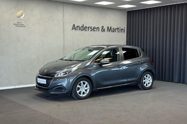 Grå Peugeot 208 fra 2016