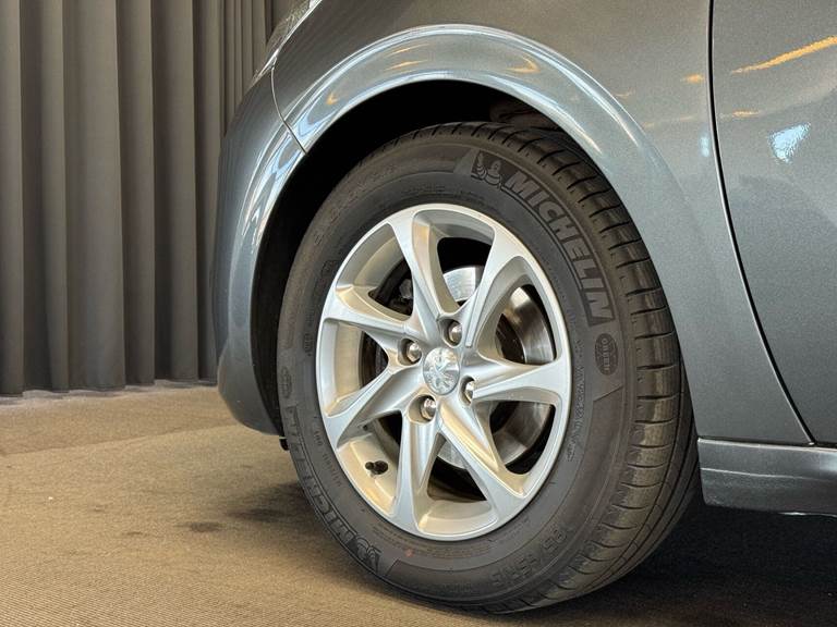 Peugeot 208 1,6 BlueHDi Envy 100HK 5d