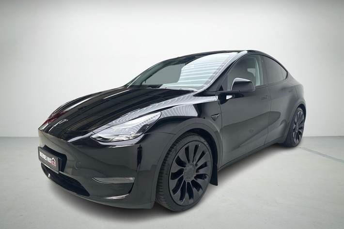 Sort Tesla Model Y fra 2023