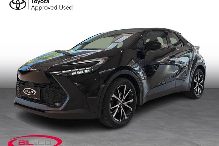 Sort Toyota C-HR fra 2024
