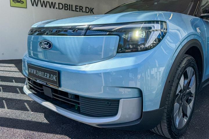Blå Ford Explorer fra 2025