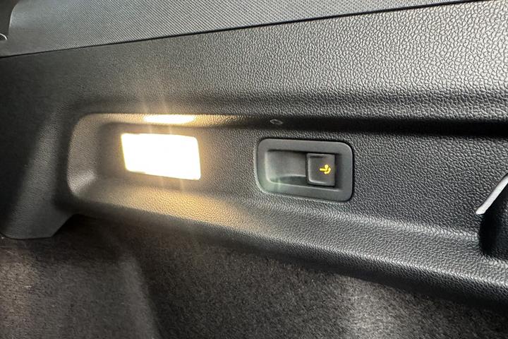 Blå Ford Explorer fra 2025
