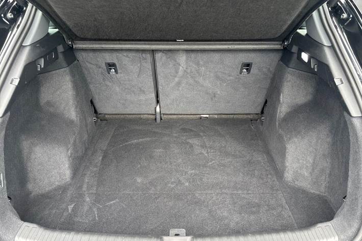 Sort Audi Q4 fra 2025