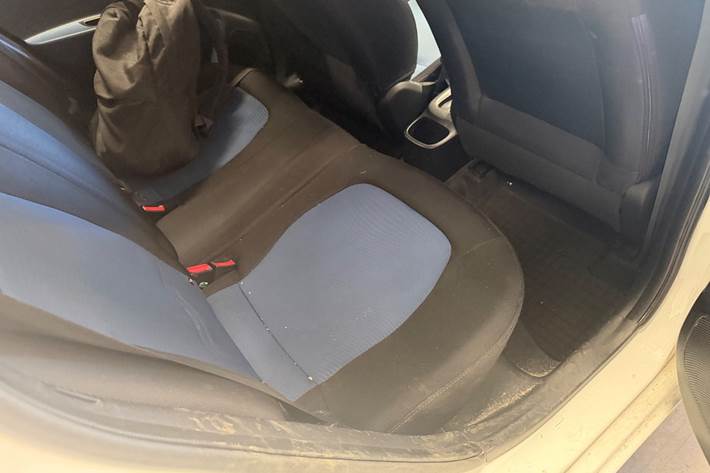 Hvid Hyundai i10 fra 2015