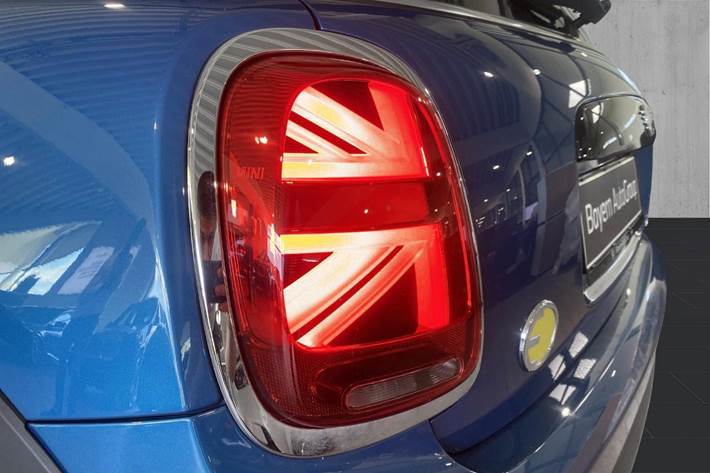 Blå Mini Cooper SE fra 2022
