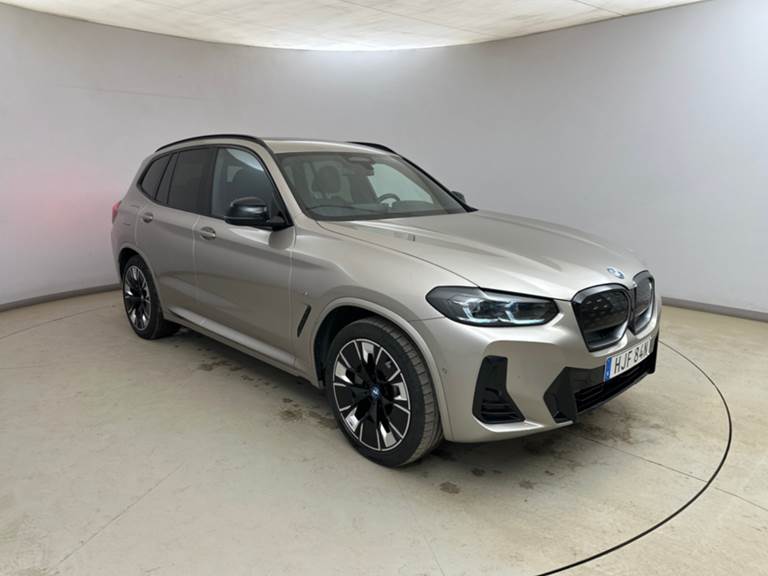 BMW iX3 Charged Plus M-Sport