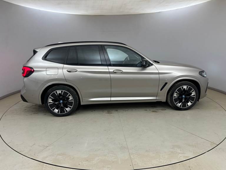 BMW iX3 Charged Plus M-Sport