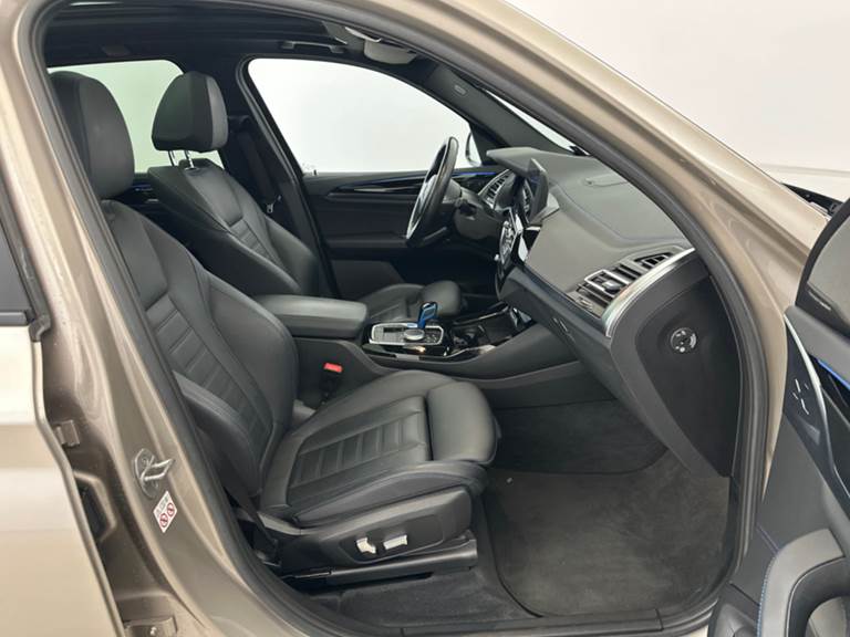 BMW iX3 Charged Plus M-Sport