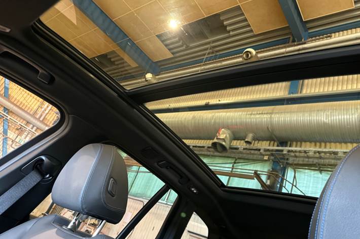 Orange BMW iX3 fra 2023