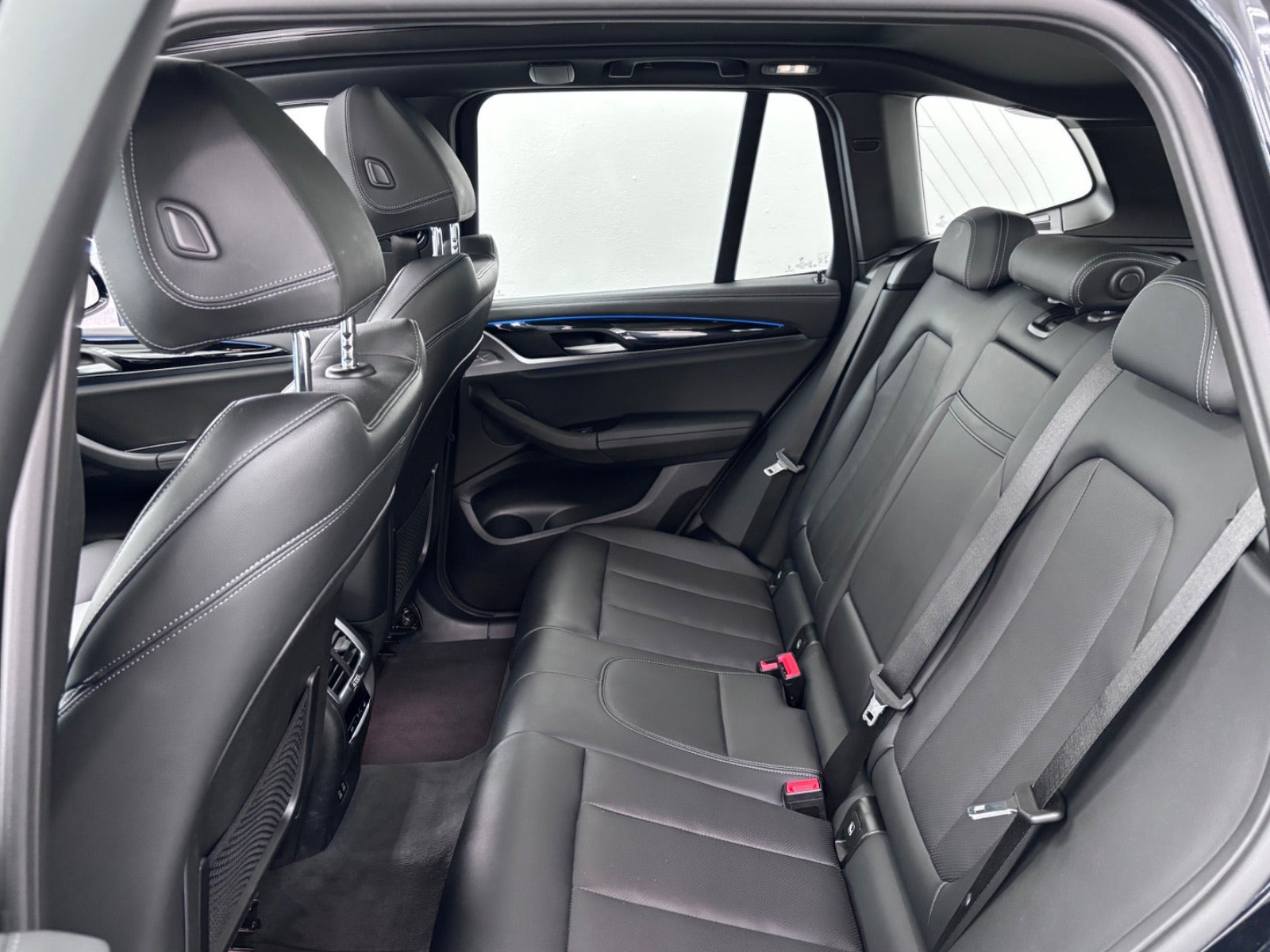Blå BMW iX3 fra 2024
