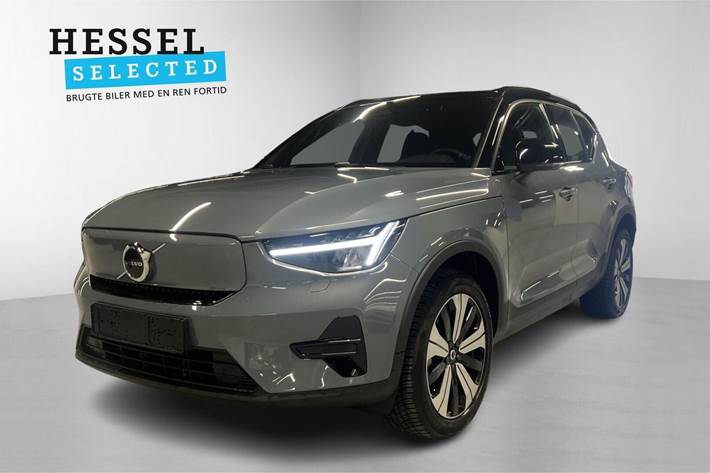 Grå Volvo XC40 fra 2023