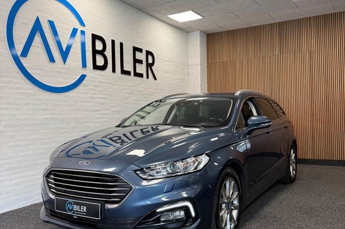 Blå Ford Mondeo fra 2020