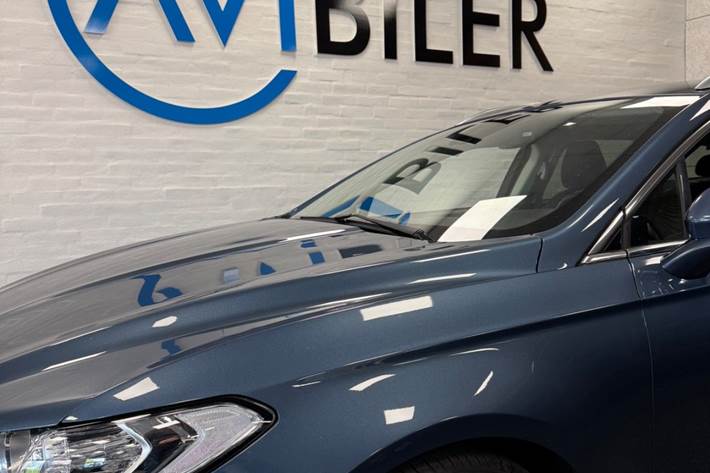 Blå Ford Mondeo fra 2020