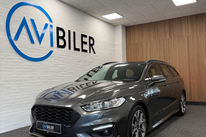 Grå Ford Mondeo fra 2020