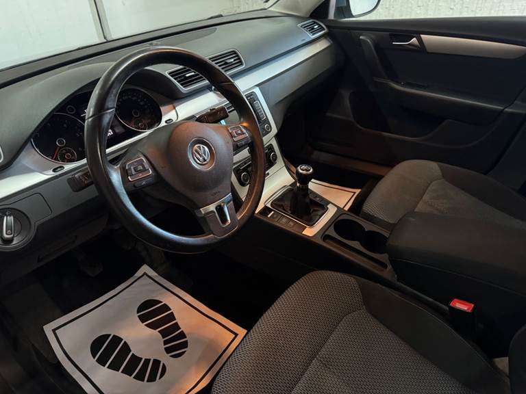 VW Passat 1,6 TDi 105 Trendline BMT