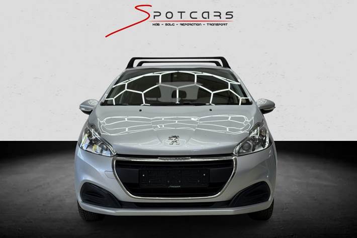 Sølv Peugeot 208 fra 2017