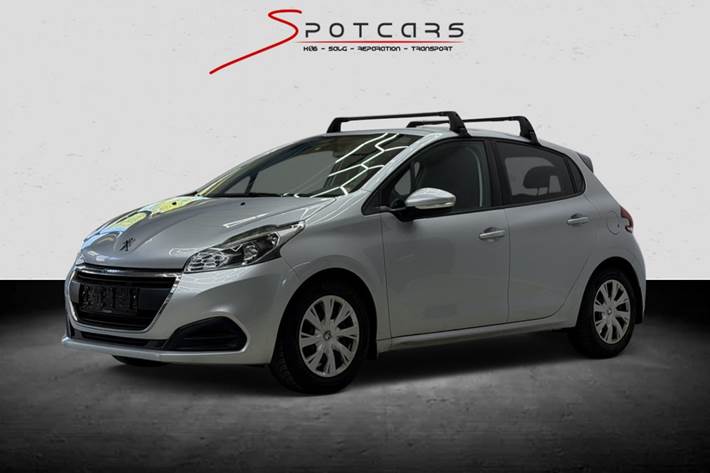Sølv Peugeot 208 fra 2017