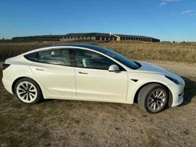Tesla Model 3 RWD