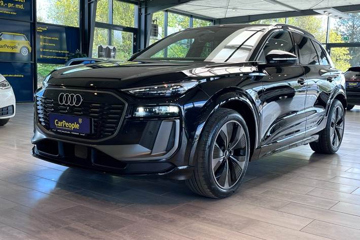 Sort Audi Q6 e-tron fra 2025