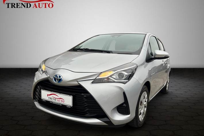 Sølv Toyota Yaris fra 2018