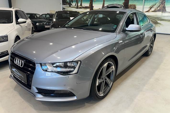 Grå Audi A5 fra 2016