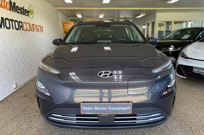 Grå Hyundai Kona fra 2021