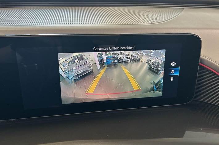 Grå Mercedes EQC400 fra 2022