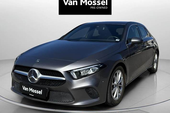 Grå Mercedes A200 fra 2018 set udefra