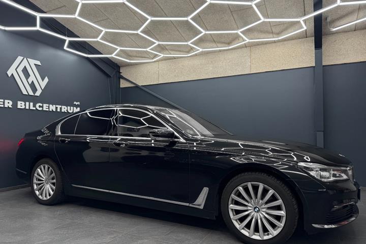 Sort BMW 730d fra 2018