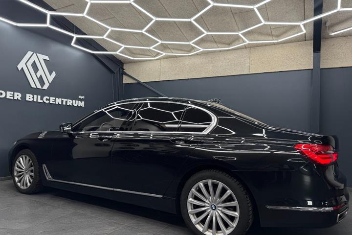 Sort BMW 730d fra 2018
