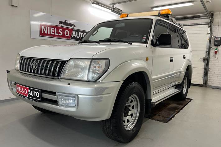 Hvid Toyota Land Cruiser fra 2001