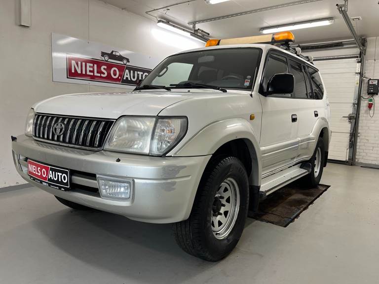Toyota Land Cruiser 3,0 D-4D lang Van
