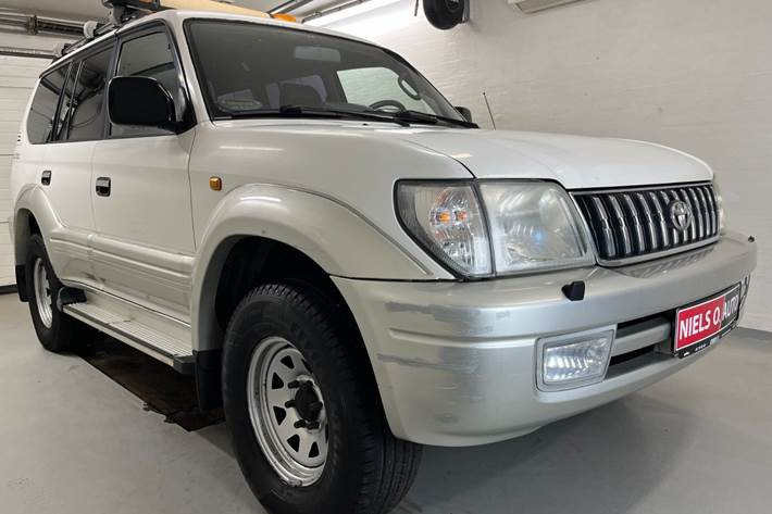 Hvid Toyota Land Cruiser fra 2001