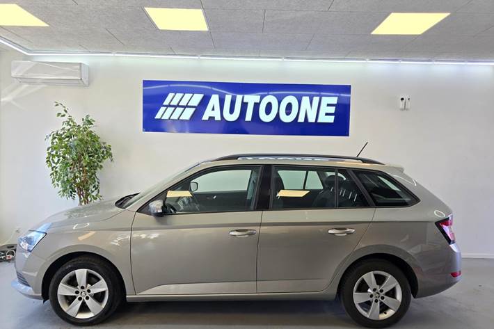 Beige Skoda Fabia fra 2019