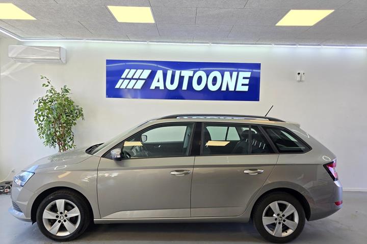Beige Skoda Fabia fra 2019