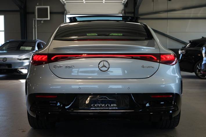Sølv Mercedes EQE350 fra 2023