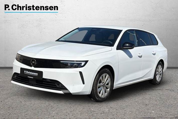 Hvid Opel Astra fra 2024 set udefra