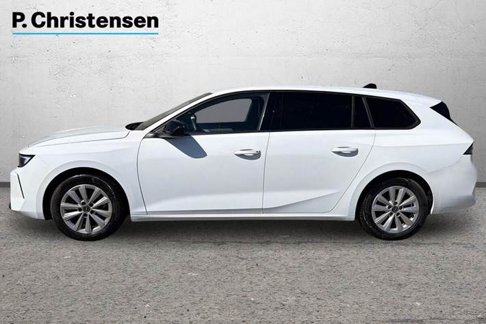 Hvid Opel Astra fra 2024
