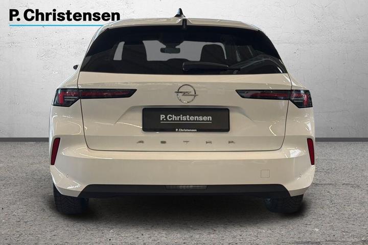 Hvid Opel Astra fra 2024