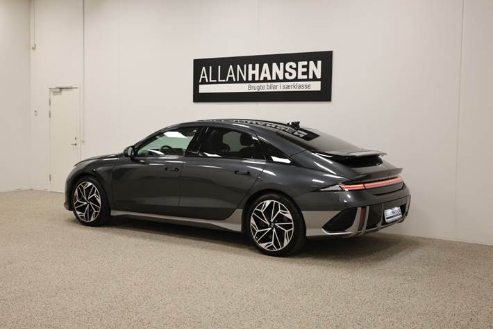 Grå Hyundai Ioniq 6 fra 2023