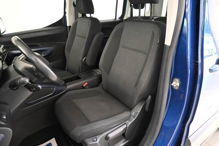 Blå Peugeot Rifter fra 2019